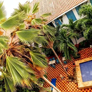  Hostel Media Luna